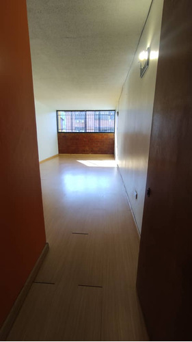 Emili2066 Ofrece En Venta Un Apartament Ubicado Frente Ujap 