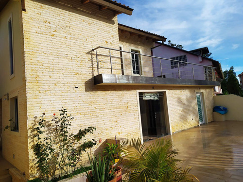 Imagen 2 de 19 de Venta Casa 279mts2 6h/3b/4pe Parque El Retiro 5184