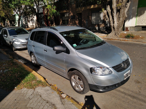 Volkswagen Suran 1.6 I Trendline 90b 2010