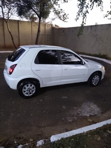 Imagem 2 de 11 de Chevrolet Celta