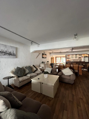 Venta Casa De 2/3 Dormitorios Con 3 Garajes En Bella Vista
