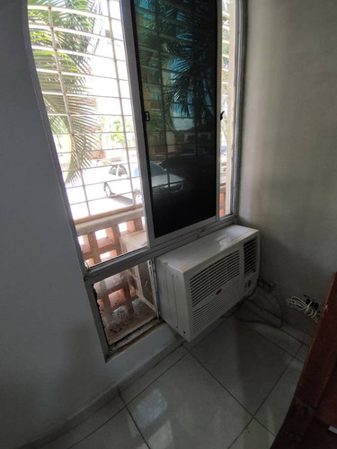 Maritza López Alquila Apartamento En Residencia Valle Del Nogal, San Diego