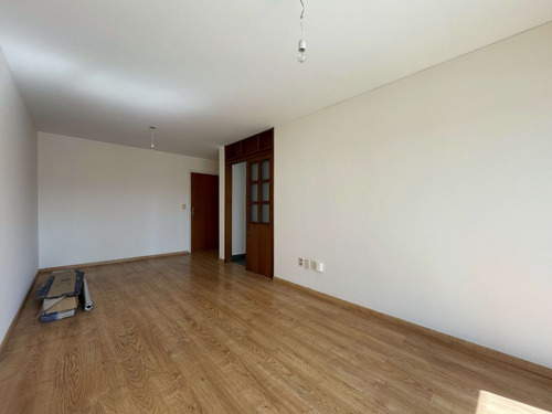 Apartamento En Alquiler, 2 Dormitorios, 2 Garages, Buceo