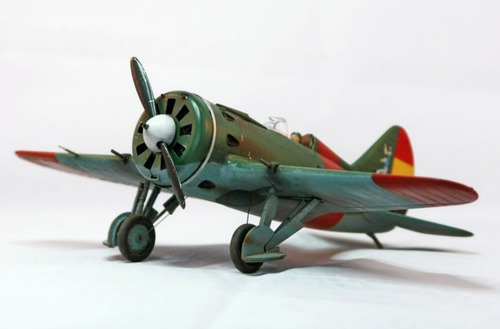 Avión Modelismo Polikarpov I-16 Type 10. Escala 1/48