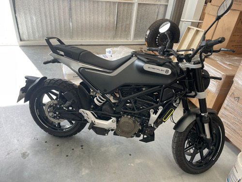 Imagen 3 de 4 de Husqvarna Svartpilen