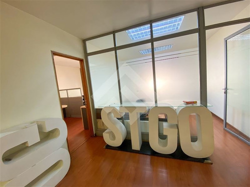 Imagen 2 de 14 de Oficina En Venta En Santiago / Cerro Santa Lucía