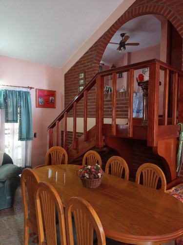 Imagen 3 de 29 de V100 - Excelente Casa En Venta, 4 Ambientes - Todos Los Servicios
