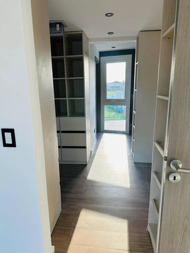 Casa En Venta - 4 Dormitorios 4 Baños - 800mts2 - Canning