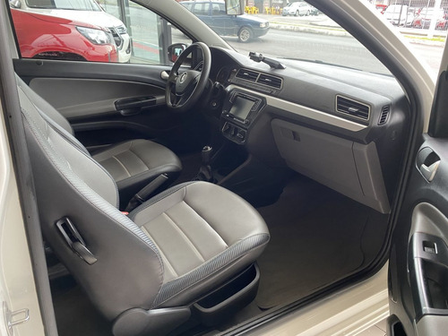 Imagem 11 de 13 de Saveiro Highline 1.6 T. Flex 8v Cd