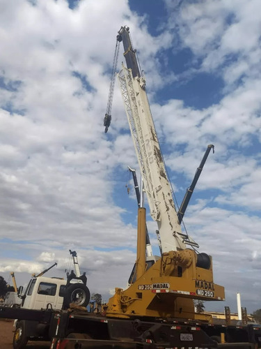 Guindaste Madal Md 250 25 Ton. Ano 2005 - 1134