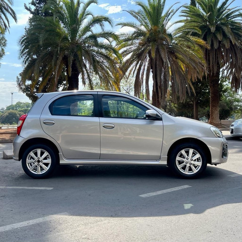 Imagen 5 de 10 de Toyota Etios 1.5 5ptas Xls At 2017