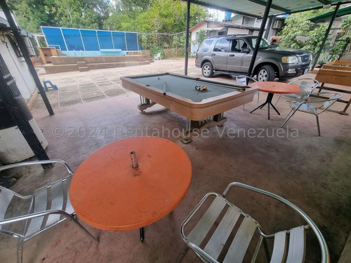 Carlos Colmenarez Vende Granja Amoblada Con Casa Principal De 4hab,3bñ,estacionamiento Multiple,casa De Encargado,deposito,a/a Entodas Las Hab,cocinas Dentro Y Fuera Con Parrillera A Gas Corrales,gall