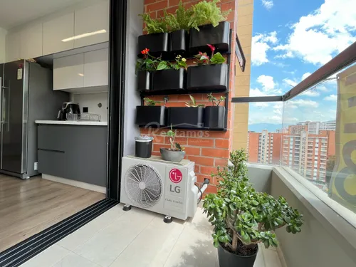 Apartamento En Venta En Loma De Los Mesa. Cod V776087