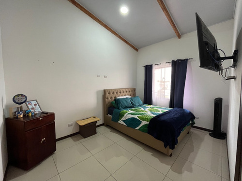 Vendo Casa En Condominio Hacienda El Coyol, Reciente Construcción Y Patio Muy Amplio