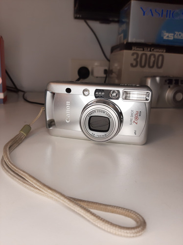Camara Analogica Canon Sure Shot Z180u Date Plateado (Usado)