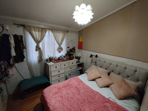 5 Dormitorios / 3 Baños (98369)