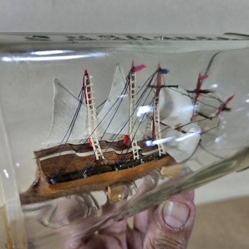 Lembrancinha Garrafa Vidro Com Navio Madeira Dentro Antigo (Usado)