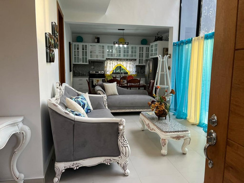 Vendo Villa Turistica Para Negocio O Veraneo Familiar En Altos De Gurabo, Santiago, Loma De Camp David