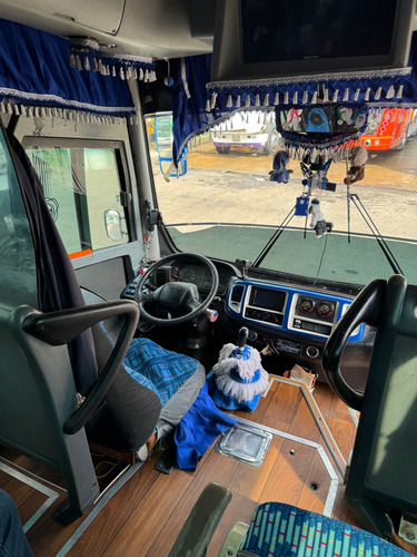 Buseton Hino, Carrocería Jgb, 2014, 30 (41) Puestos