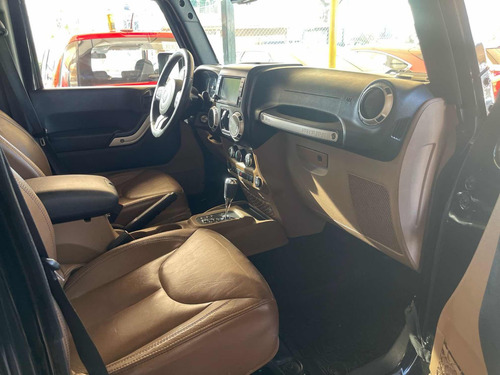 Jeep Wrangler 3.6 3p Sahara V6 4x4 At