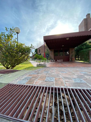 Imagen 2 de 28 de Casa En Venta En Berazategui Club El Carmen 6 Ambientes