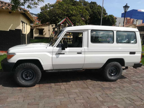 Toyota Land Cruiser 2017 4x4