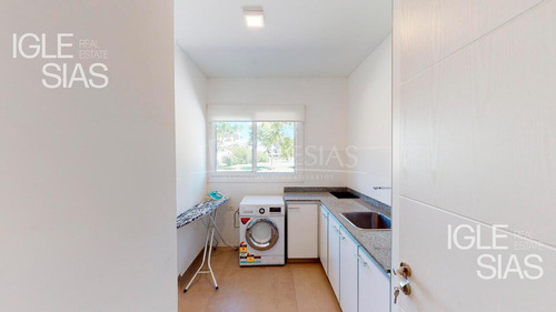 Casa Al Lago En Venta - Barrio Lagos Del Golf, Nordelta