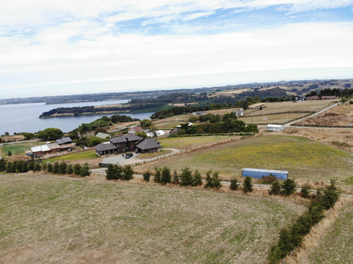 Espectacular Casa Con Vista A Lago Llanquihue En Punta Larga