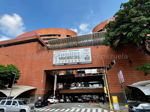 Local Comercial En Venta En Centro Comercial San Ignacio La Castellana 24-11677 Cs