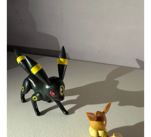 2 Figuras Pokémon Jazwares: Eevee Y Umbreon (sueltas) (Usado)