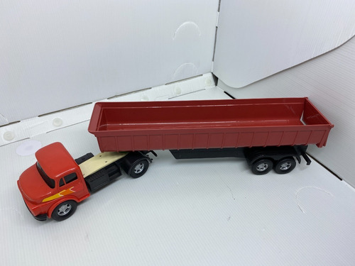 Imagem 2 de 9 de Miniatura Caminhão Carreta Mercedez Benz Mb 1112 + Brinde