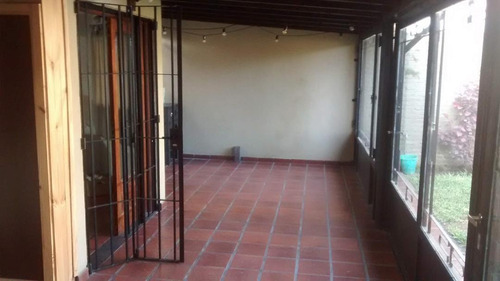 Casa En Adrogue.cuatro Ambientes, Doble Cochera Y Piscina