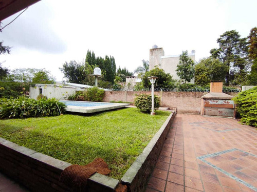 Casa Quinta En Venta, Arturo Segui, Villa Elisa, La Plata Con Lote Libre Y Piscina