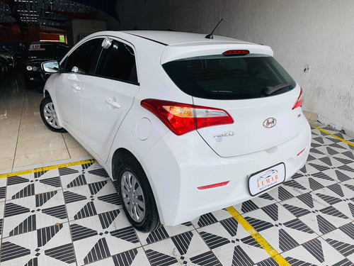 Imagem 4 de 13 de Hyundai Hb20 2015 1.0 Comfort Plus Flex 5p