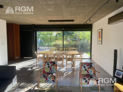 Imagen 18 de 30 de Moderna Casa - Los Lagos