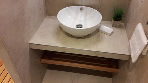 Imagen 14 de 28 de Chalet 6 Ambientes - Los Troncos - Mendoza 3800 - Esquina