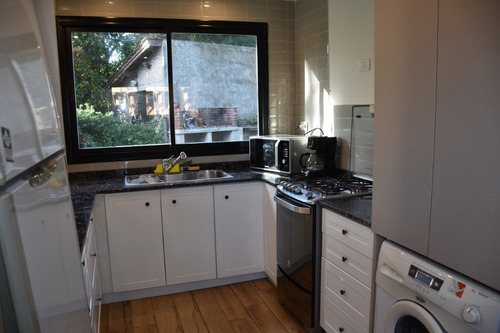 Imagen 7 de 16 de Casa En Bosque Peralta Ramos Para 2 Adultos Y Hasta 2 Niños