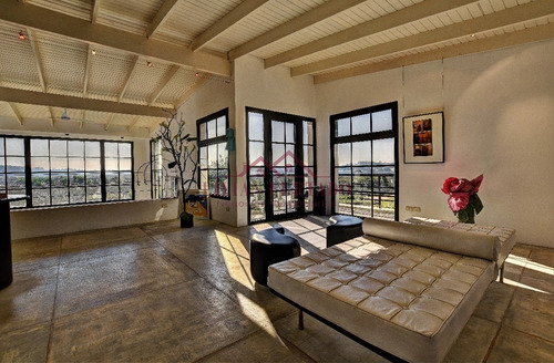 Venta De Casa De 3 Dormitorios En La Laguna Del Diario En Punta Del Este, Maldonado.- Ref: 1605