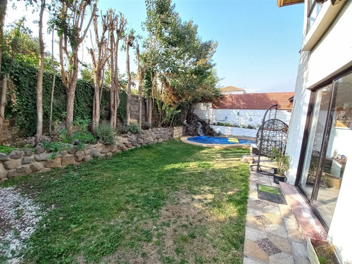 Condominio, Casa En Venta De 4 Dorm. En La Reina