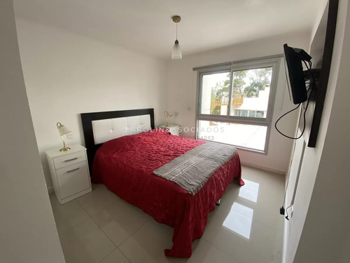 Apartamento En Venta De 1 Dormitorio En Wind Tower, Punta Del Este.