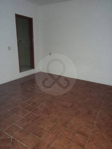 Amplia Casa De 270m2 | 4 Recámaras | 4 Baños | 3 Estacionamientos | Col. Aurora