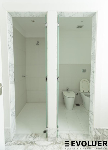 219mts², 2 Dormitorios En Suite Con Cochera, Los Molinos Building.