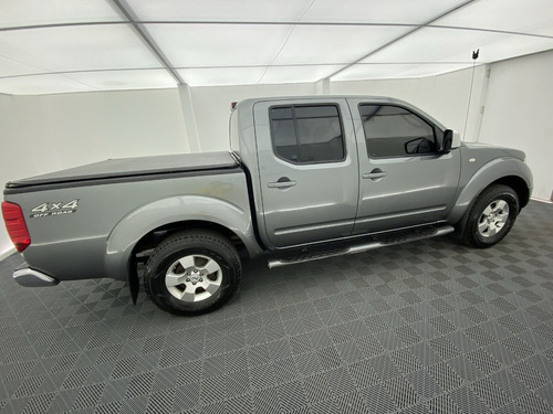 Imagen 12 de 25 de Nissan Navara High Lujo Le 2.5 Turbo