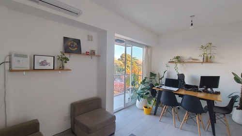 Departamento En Venta De 2 Ambientes En Olivos Con Cochera Y Balcón
