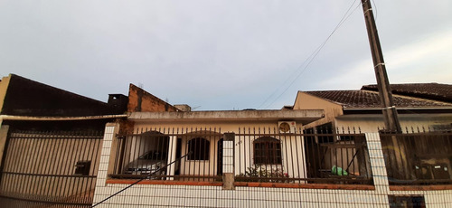 Imagem 1 de 15 de Casa - Padrão, Para Venda Em Joinville/sc - V572
