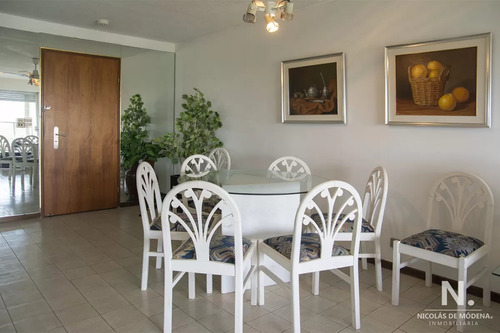 Apartamento De 2 Dormitorios En Edificio Parquemar Roosevelt , Punta Del Este