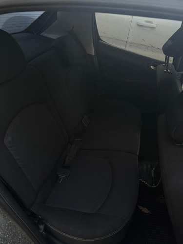 Peugeot 207 2.0 Sedan Xt Hdi