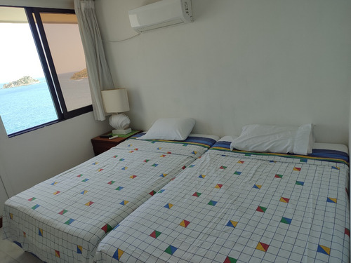 Se Renta: Apto Por Días. Rodadero - Santa Marta. Primera Línea De Playa.vista Frontal Al Mar Caribe, Piso 12.apto 2 Habitaciones, 2 Baños, Sala Comedor Cocina, 100 Metros Cuadrados. Capacidad 7p.