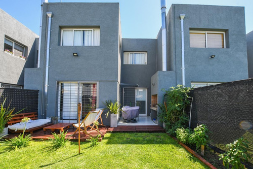 Imagen 20 de 22 de Casa De 2 Dormitorios En Venta Con Parrillero Tierre Nueva Fisherton