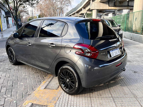 Imagen 7 de 15 de Peugeot 208 2018 1.6 Allure